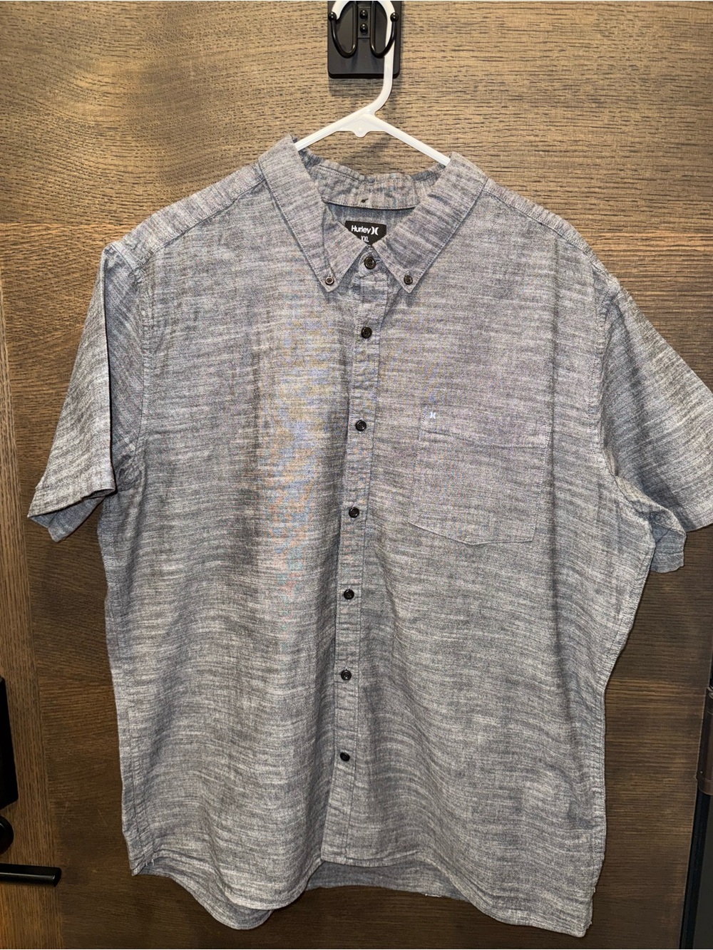Hurley Men's Short Sleeve Button-Down Shirt in Heather Gray
